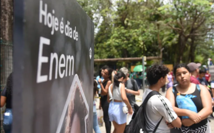 Professores comentam tema da redação do Enem: “Acessível e necessário”