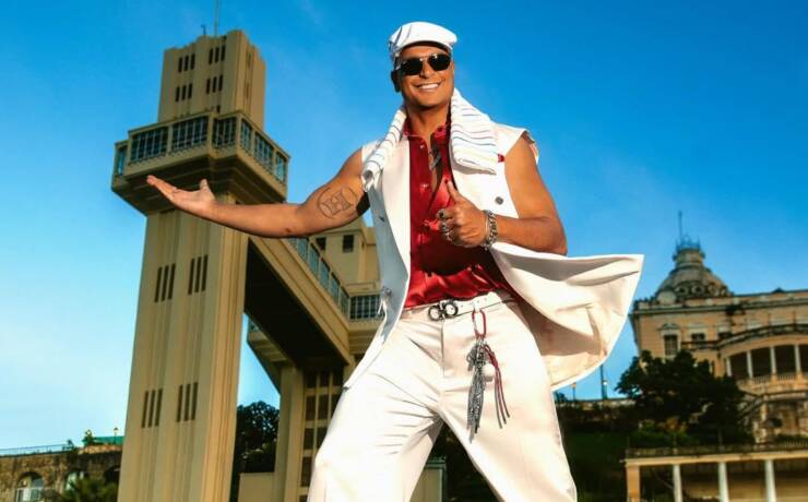 Em evento pré-carnavalesco, Xandy Harmonia homenageia Riachão