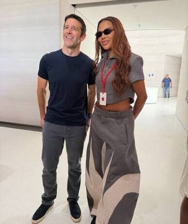 COM UM CONVITE EXCLUSIVO DA APPLE, LUDMILLA MARCA PRESENÇA NO EVENTO DE LANÇAMENTO DA NOVA LINHA DO IPHONE